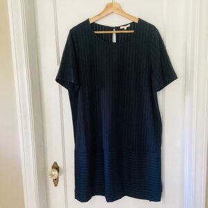 PLEIONE navy blue pinstriped short sleeve boxy split hem shift dress S preppy